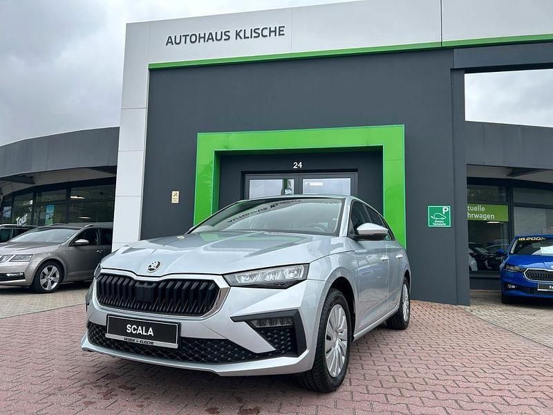 Silber Neu 2025 Skoda Scala Essence Kleinwagen | 25.800 € (Etwas zu teuer) - Bild 1/4