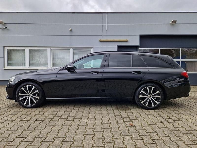 Gebraucht Mercedes E200 Avantgarde 197 PS (144 kW) 2020 Schwarz Limousine