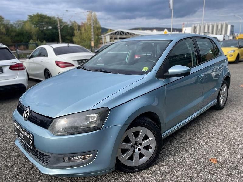 Blau Gebraucht 2011 VW Polo Trendline Limousine | 3.290 € (Guter Preis) - Bild 1/4