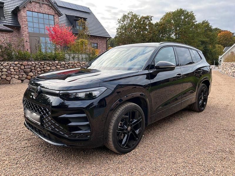 Gebraucht VW Tayron R-line 265 PS (194 kW) 2025 Schwarz SUV