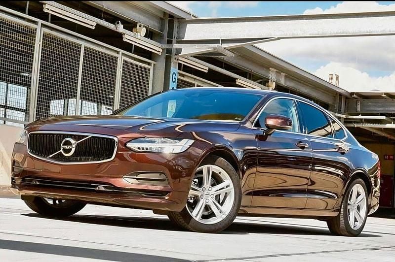 Braun Gebraucht 2017 Volvo S90 Momentum Limousine | 21.990 € (Fairer Preis) - Bild 1/4