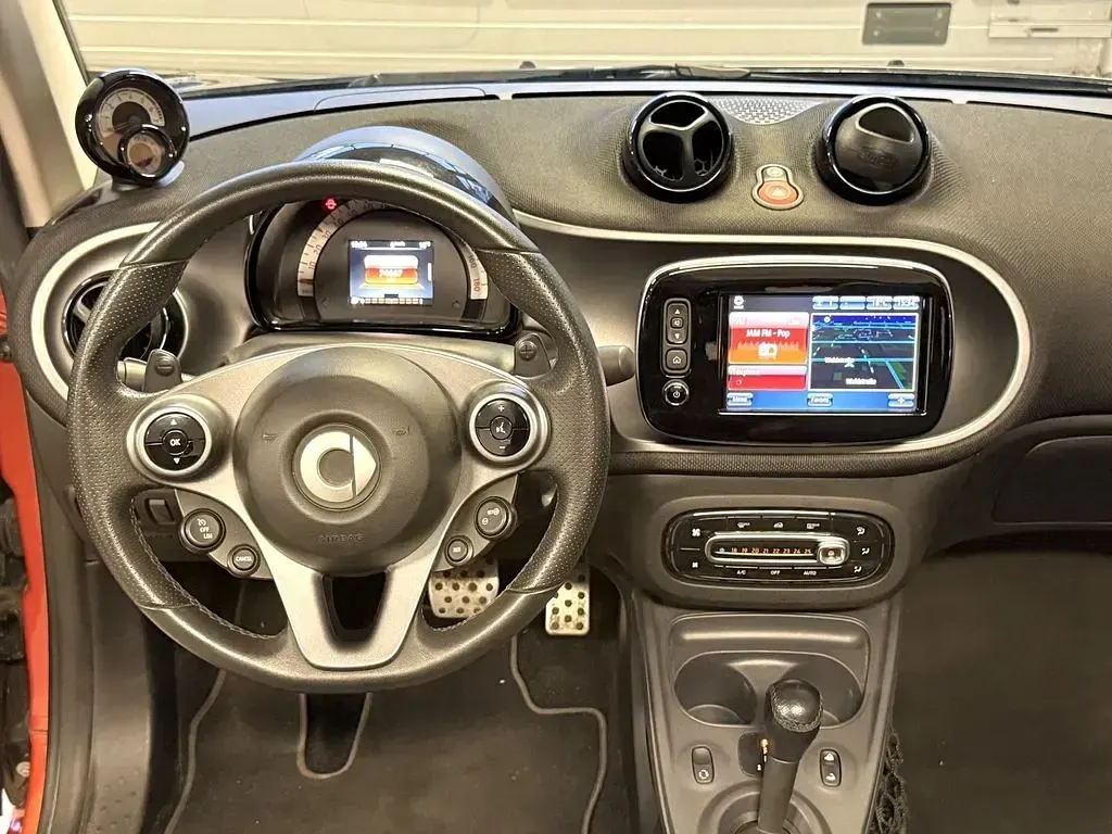 Gebraucht Smart ForTwo Cabrio 71 PS (52 kW) 2017 Schwarz Cabrio