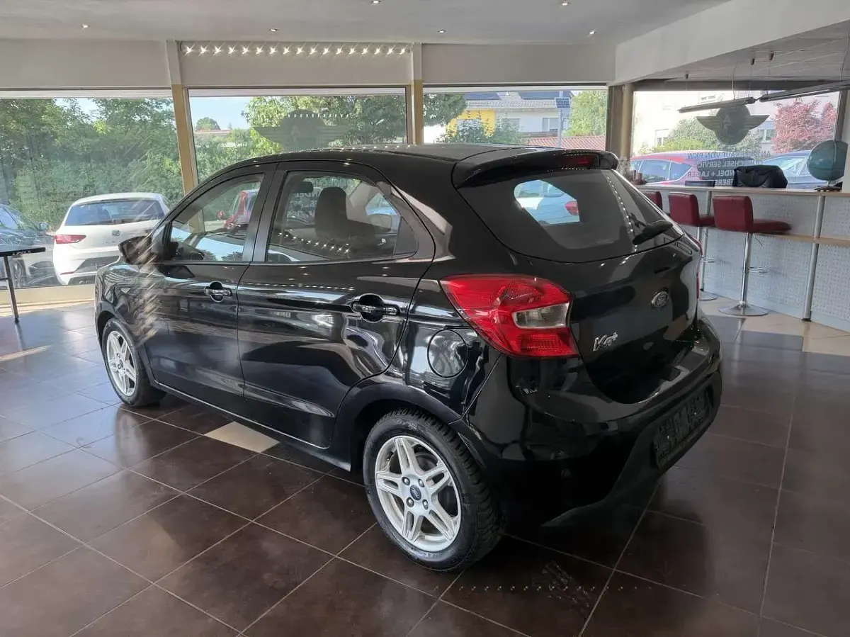 Gebraucht Ford Ka 86 PS (63 kW) 2018 Iridiumschwarz metallic Limousine