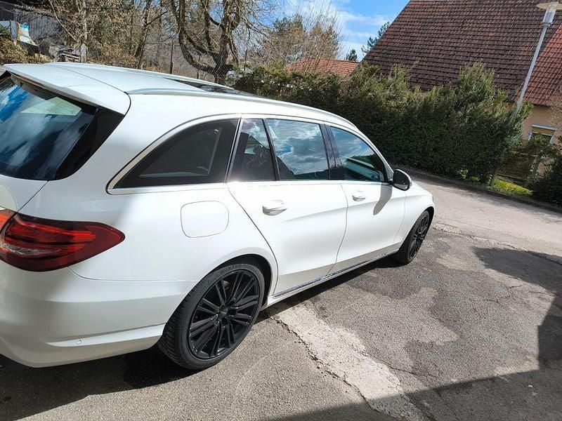 Gebraucht Mercedes C220 175 PS (128 kW) 2016 Weiß Kombi