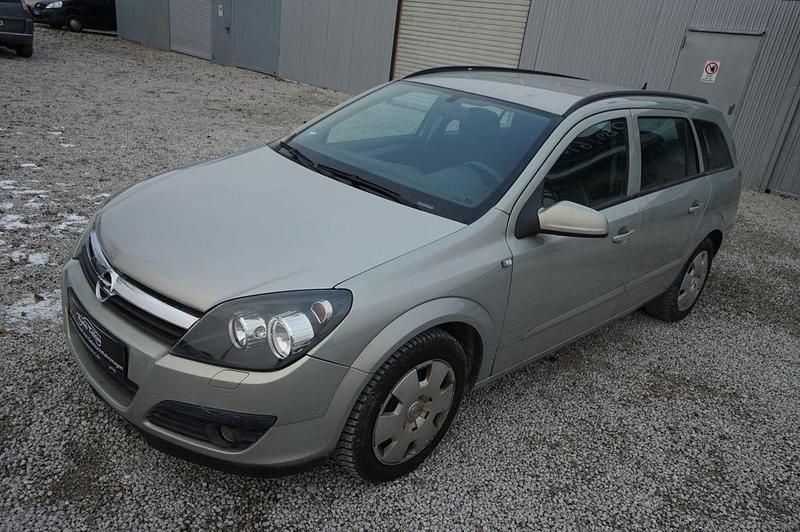 Gebraucht Opel Astra Edition 105 PS (77 kW) 2005 Beige Limousine