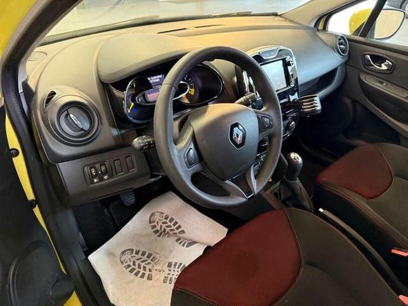 Gebraucht Renault Clio IV Expression 85 PS (62 kW) 2014 Gelb Kleinwagen