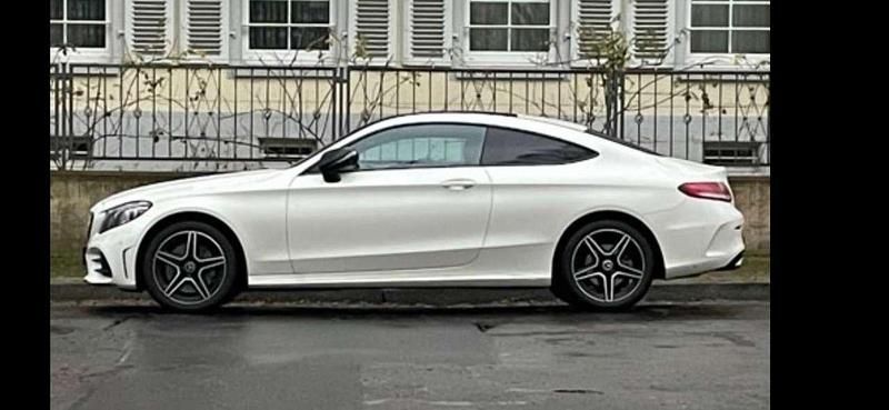 Weiß Gebraucht 2019 Mercedes C400 Coupé | 34.400 € (Fairer Preis) - Bild 1/4