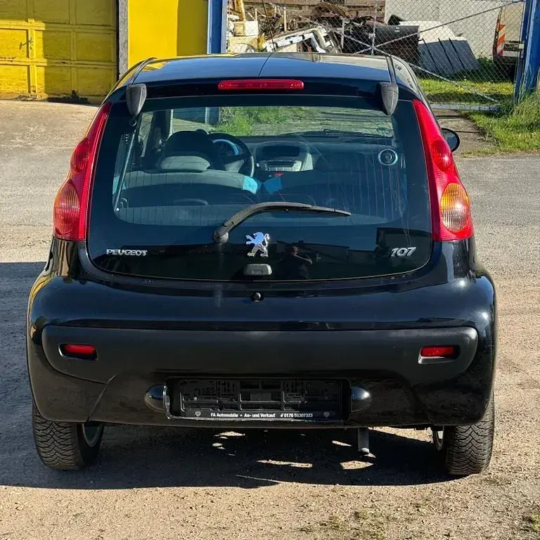 Gebraucht Peugeot 107 Urban Move 68 PS (50 kW) 2009 Schwarz Kleinwagen