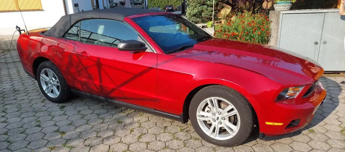 Gebraucht Ford Mustang 213 PS (156 kW) 2009 Rot Cabrio
