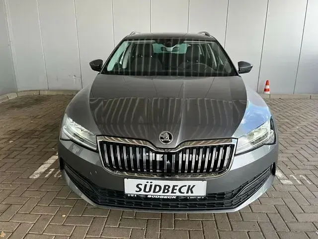 Gebraucht Skoda Superb Ambition 200 PS (147 kW) 2022 Graphite grau Kombi