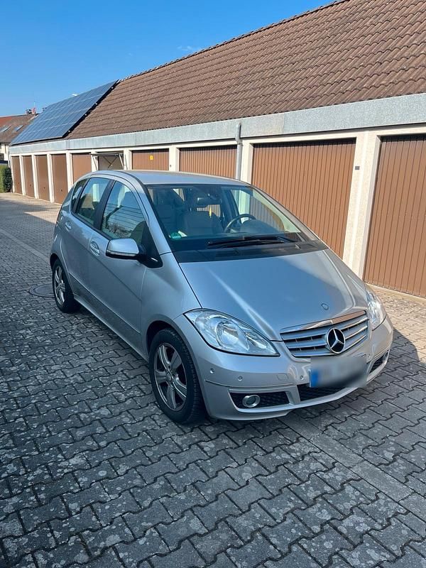 Gebraucht Mercedes A200 140 PS (102 kW) 2010 Silber Limousine