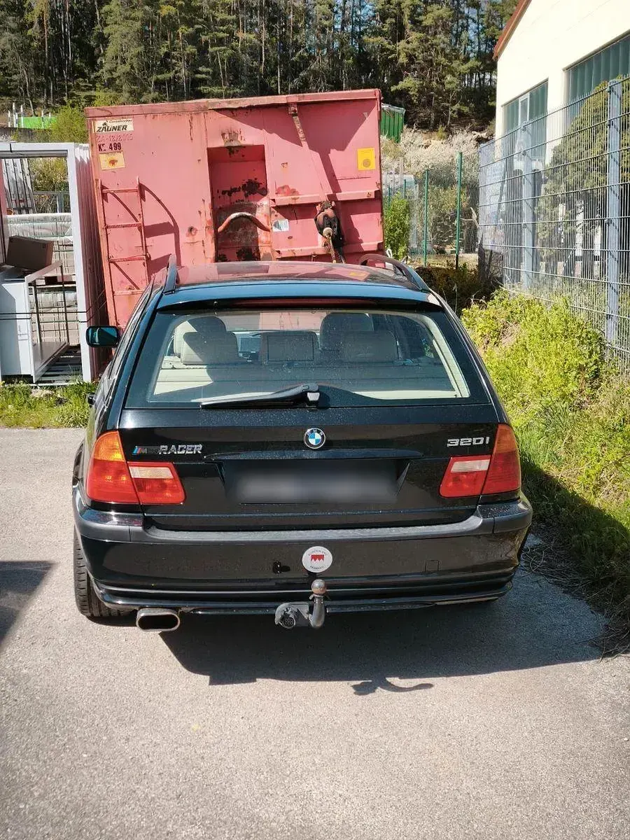 Gebraucht BMW 320 170 PS (125 kW) 2001 Schwarz Kombi