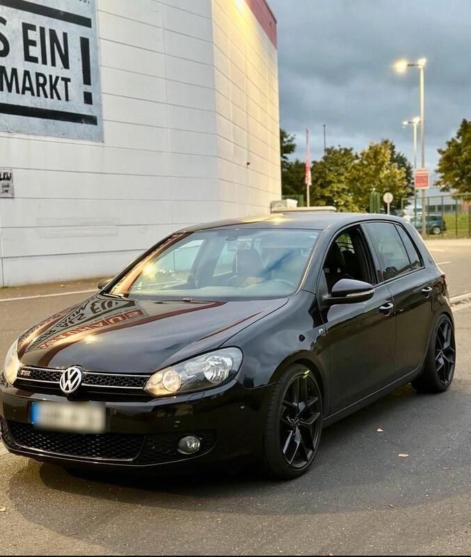 Schwarz Gebraucht 2010 VW Golf VI R-line Limousine | 6.750 € - Bild 1/4