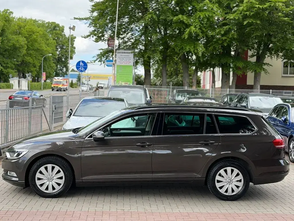 Gebraucht VW Passat Comfortline 150 PS (110 kW) 2018 Schwarz Kombi