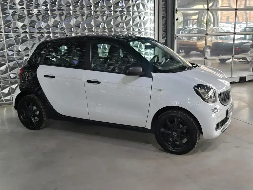 Gebraucht Smart ForFour Basis 71 PS (52 kW) 2015 Schwarz Kleinwagen