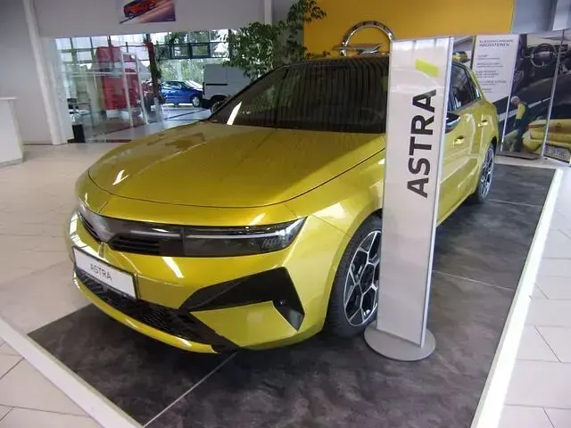 Gebraucht Opel Astra Ultimate 136 PS (100 kW) 2026 Limousine