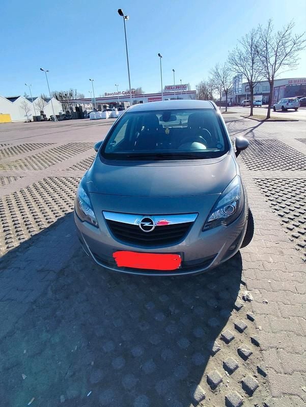 Gebraucht Opel Meriva 100 PS (73 kW) 2011 Braun Van / Kleinbus