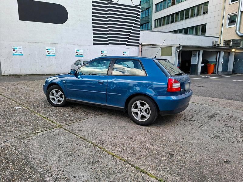 Gebraucht Audi A3 125 PS (91 kW) 2002 Blau Kleinwagen