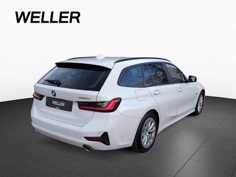 Gebraucht BMW 330e Advantage 184 PS (135 kW) 2022 Weiß Kombi