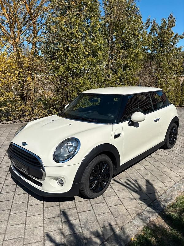 Usata Mini ONE 102 CV (75 kW) 2017 Bianco Utilitaria