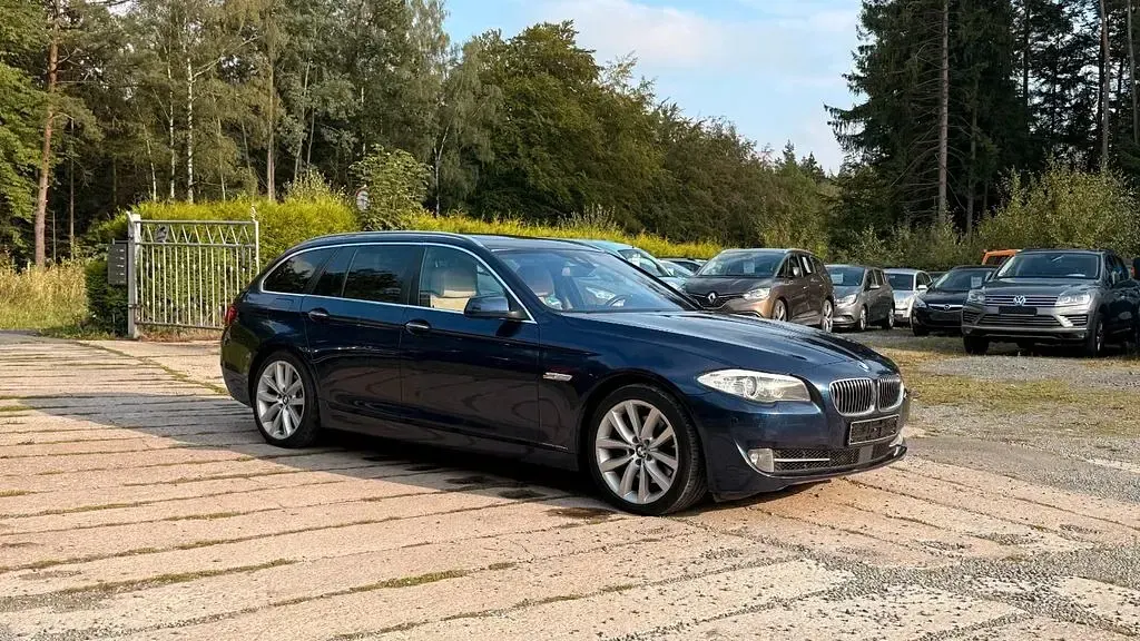 Gebraucht BMW 535 Sport Line 313 PS (230 kW) 2012 Blau Kombi