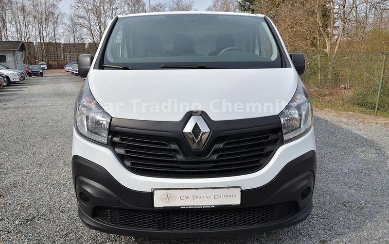 Gebraucht Renault Trafic Komfort 121 PS (88 kW) 2018 Weiß Van / Kleinbus