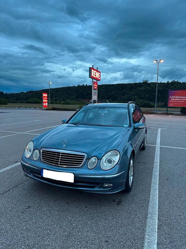 Silber Gebraucht 2005 Mercedes E350 Avantgarde Kombi | 4.300 € (Guter Preis) - Bild 1/4