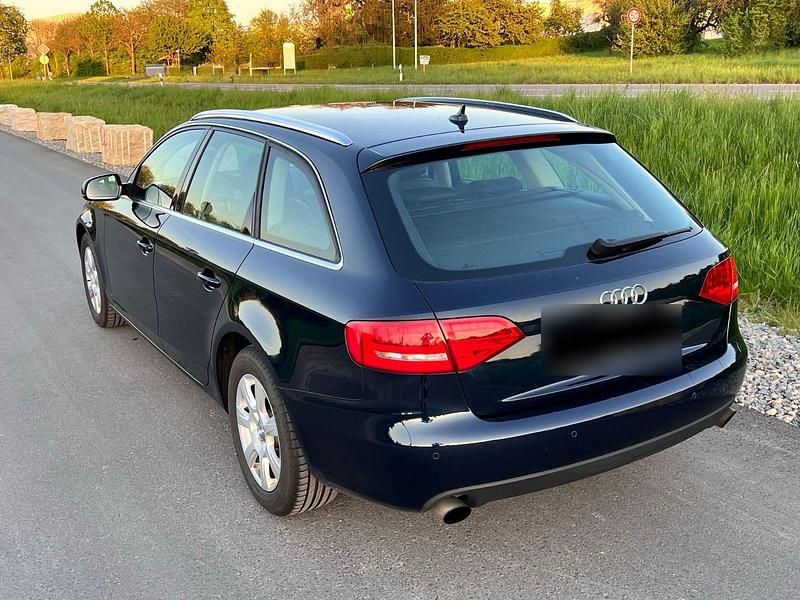 Gebraucht Audi A4 Ambition 211 PS (155 kW) 2011 Blau Kombi