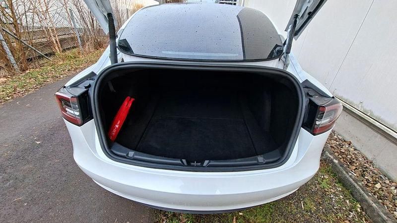 Gebraucht Tesla Model 3 366 kW (498 PS) 2022 Weiß Limousine