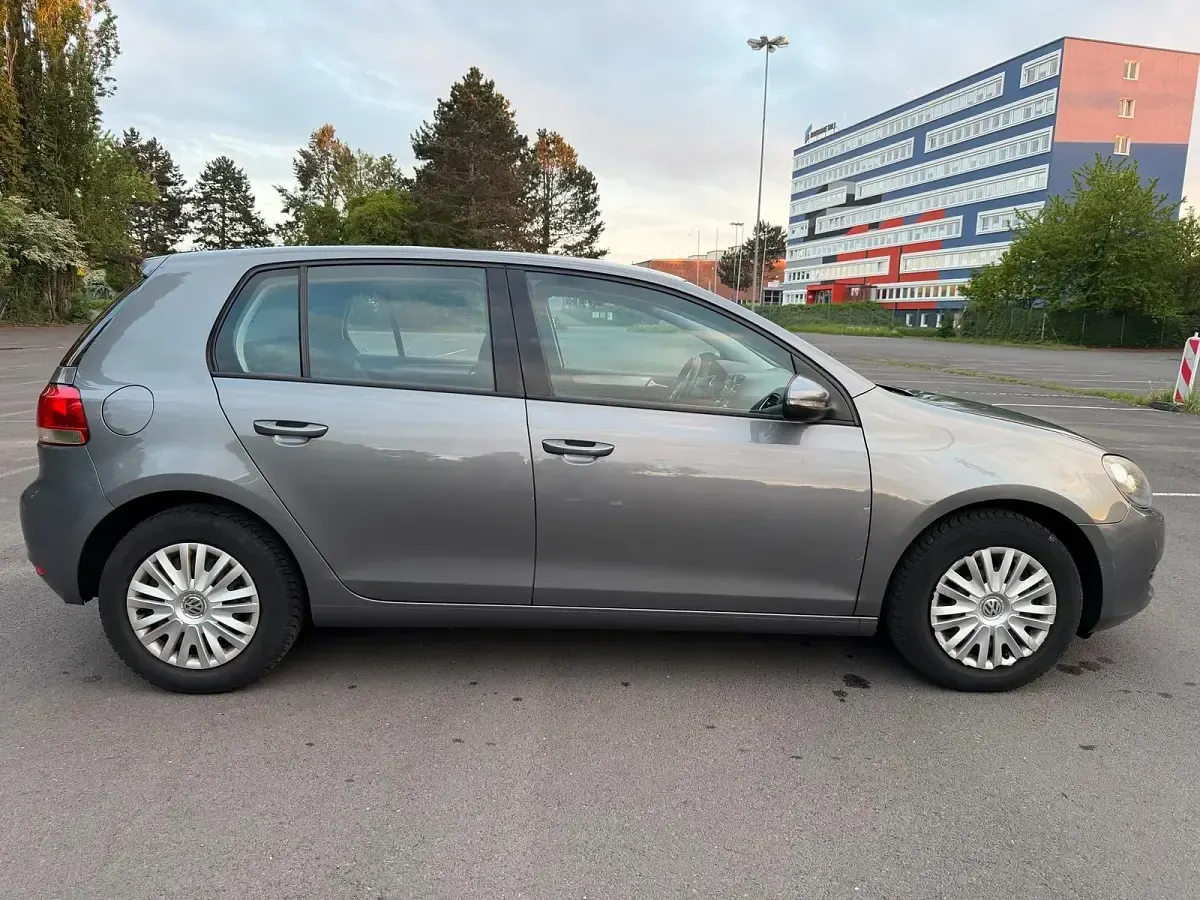 Second-hand VW Golf VI Comfortline 80 CP (58 kW) 2009 Gri Hatchback