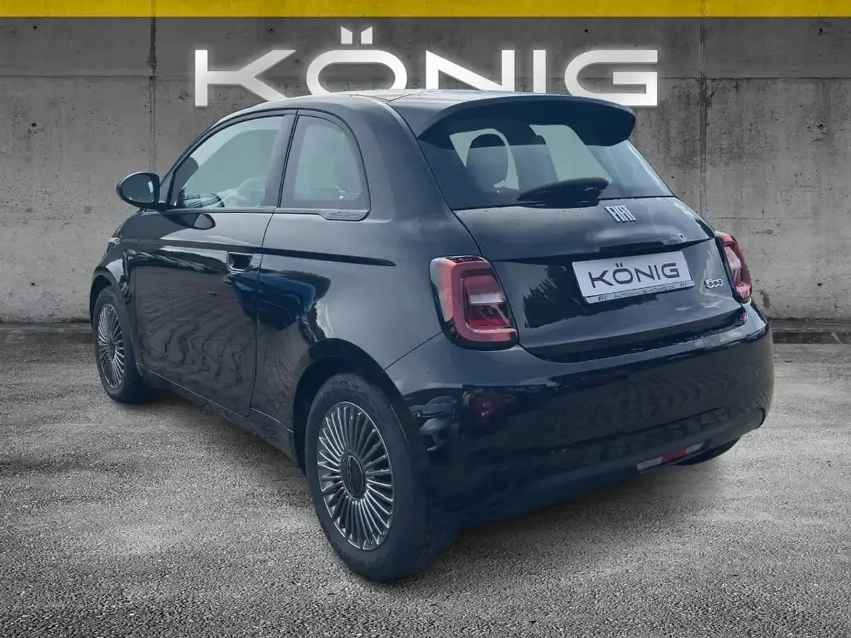 Gebraucht Fiat 500e 86 kW (118 PS) 2023 Schwarz Kleinwagen