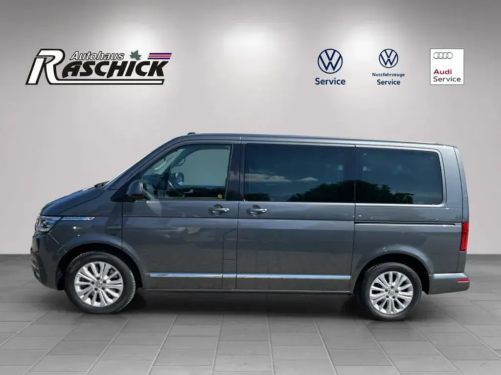 Gebraucht VW Multivan Highline 199 PS (146 kW) 2020 Grau Van / Kleinbus