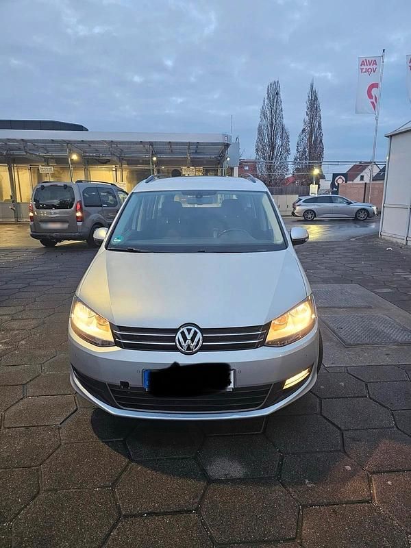 Gebraucht VW Sharan 140 PS (102 kW) 2013 Silber Van / Kleinbus