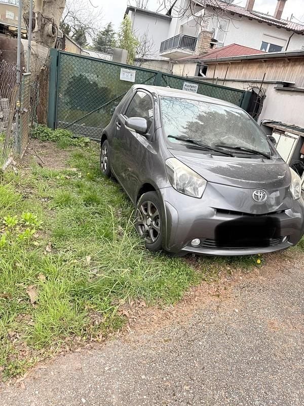 Gebraucht Toyota iQ 98 PS (72 kW) 2010 Grau Kleinwagen