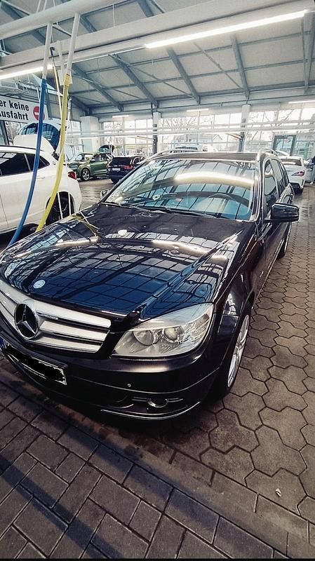 Schwarz Gebraucht 2010 Mercedes C220 Kombi | 5.300 € (Fairer Preis) - Bild 1/4