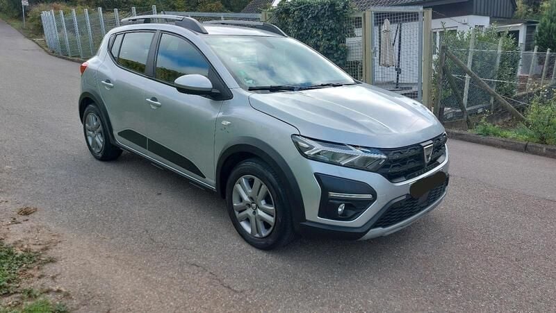 Silber Gebraucht 2022 Dacia Sandero Stepway Kleinwagen | 10.300 € (Guter Preis) - Bild 1/4