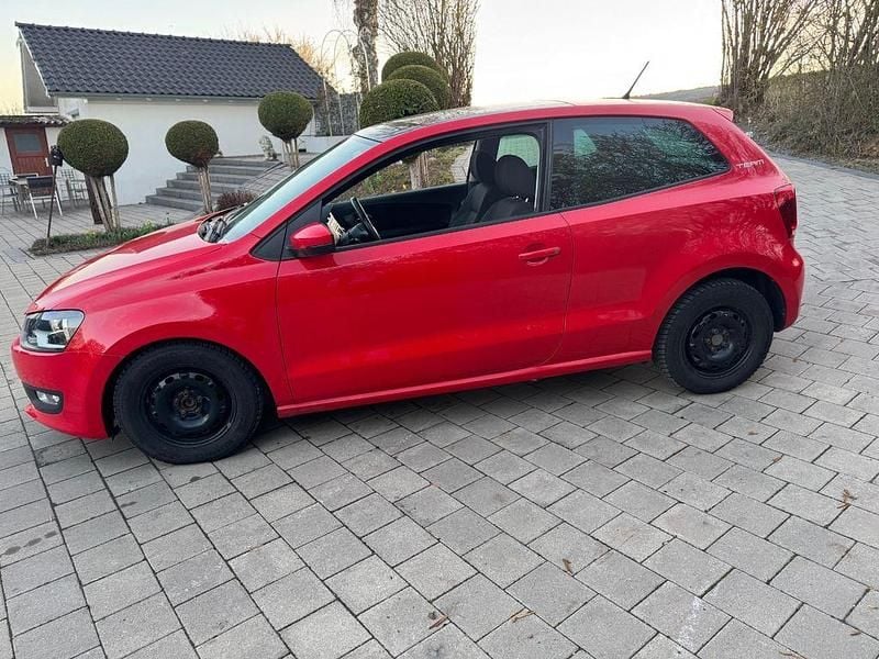 Gebraucht VW Polo Comfortline 69 PS (50 kW) 2011 Rot Kleinwagen