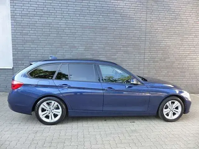 Gebraucht BMW 318 Sport Line 150 PS (110 kW) 2019 Blau Kombi