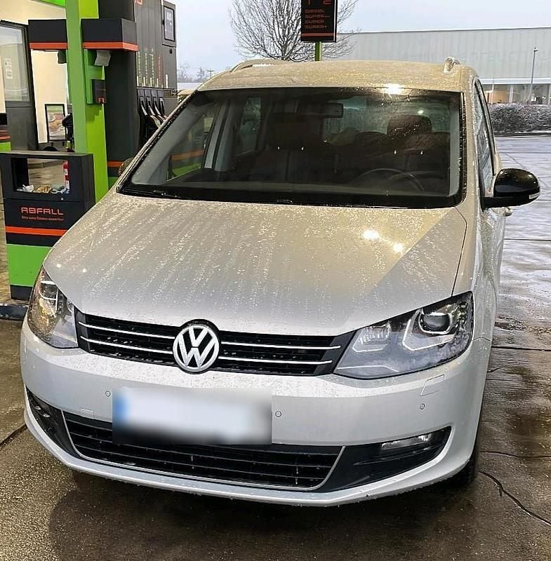 Second-hand VW Sharan 140 CP (102 kW) 2012 Gri Monovolum
