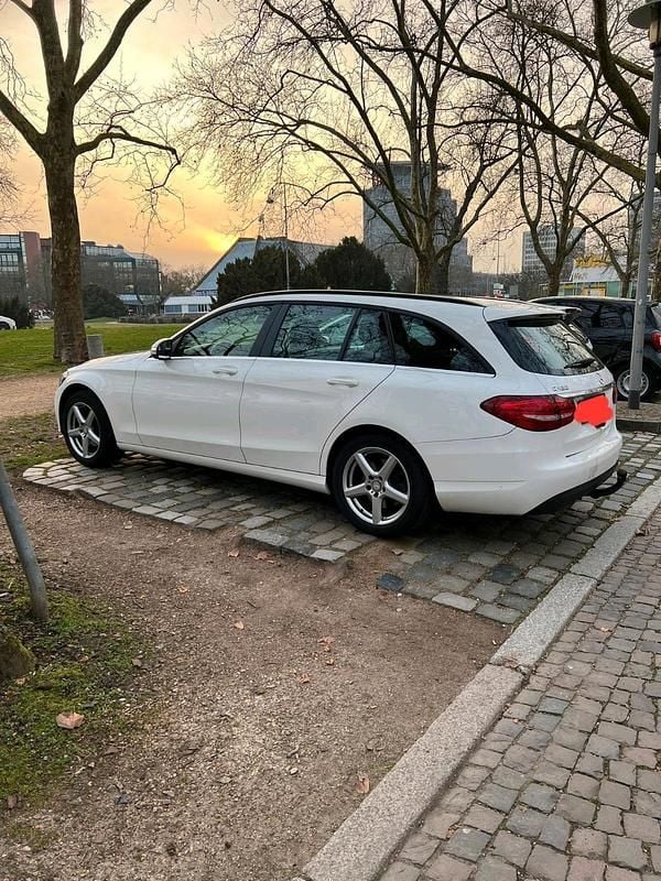 Gebraucht Mercedes C180 116 PS (85 kW) 2015 Weiß Kombi
