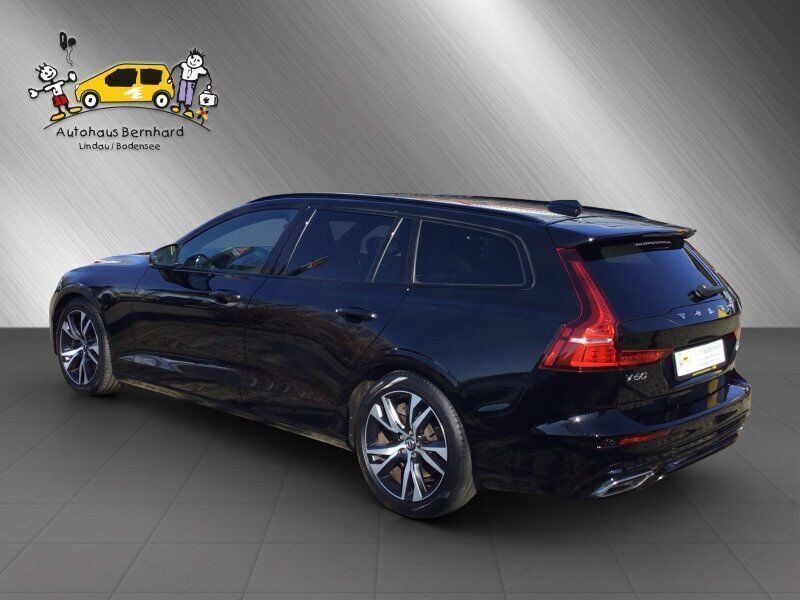Gebraucht Volvo V60 R-Design 310 PS (228 kW) 2019 Black solid Kombi