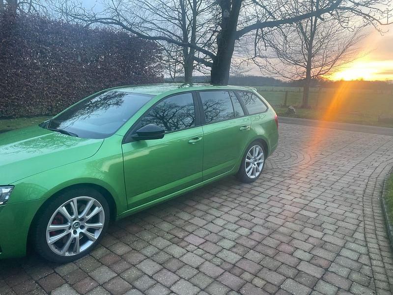 Gebraucht Skoda Octavia RS 184 PS (135 kW) 2015 Grün Kleinwagen