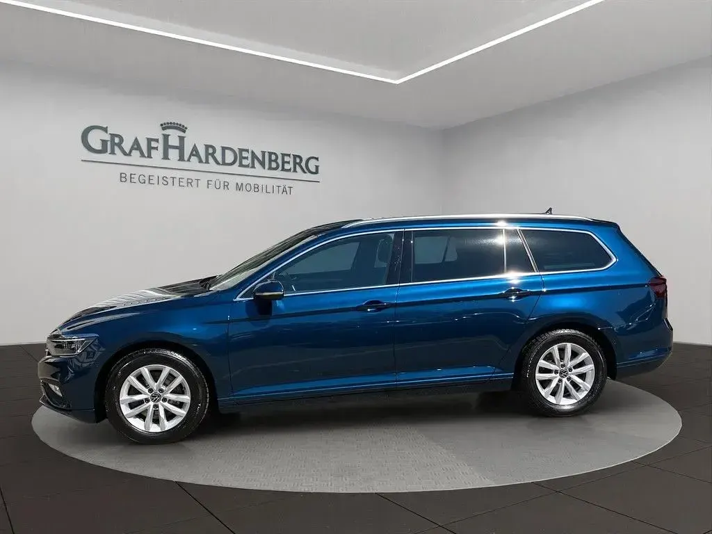 Gebraucht VW Passat Business 150 PS (110 kW) 2024 Aquamarinblau metallic Kombi