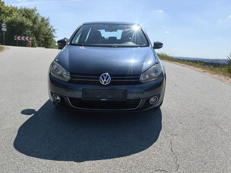 Gebraucht VW Golf VI Highline 105 PS (77 kW) 2011 Blau Kleinwagen