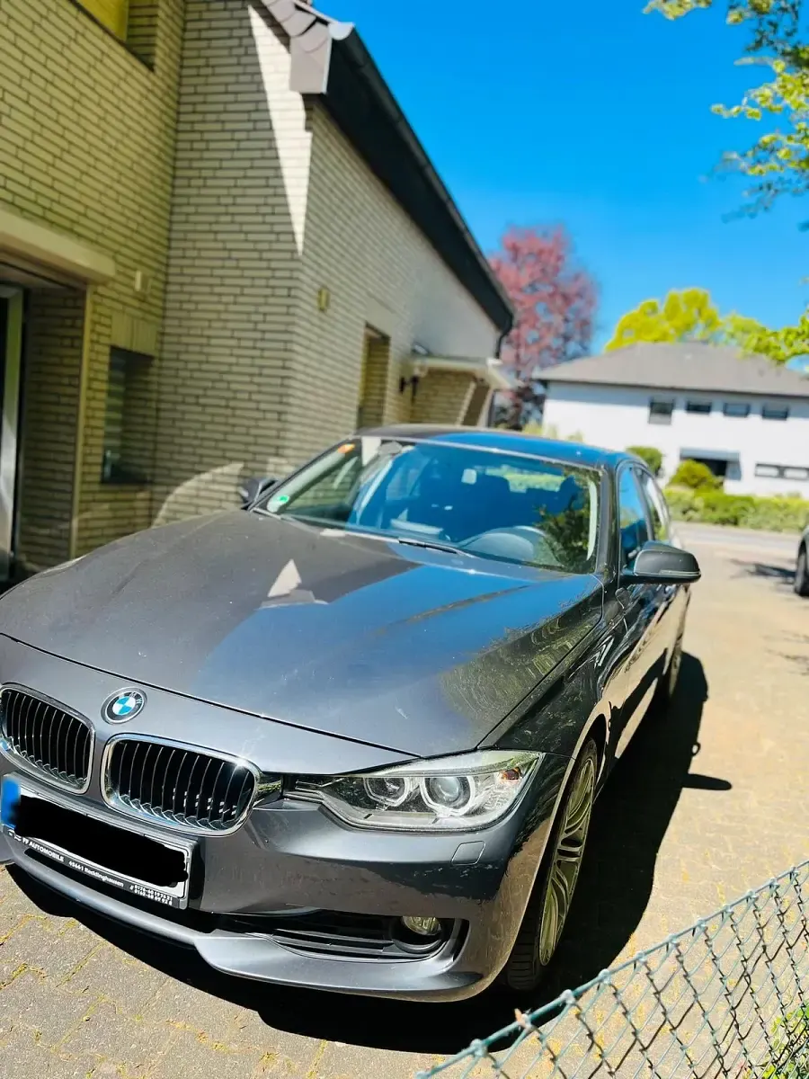 Second-hand BMW 320 184 CP (135 kW) 2012 Gri Berlinǎ