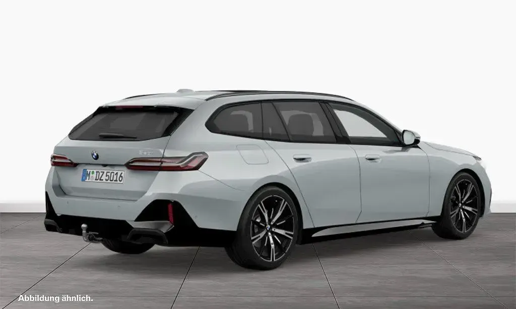 Gebraucht BMW 520 M Sport 190 PS (139 kW) 2025 Grau Kombi