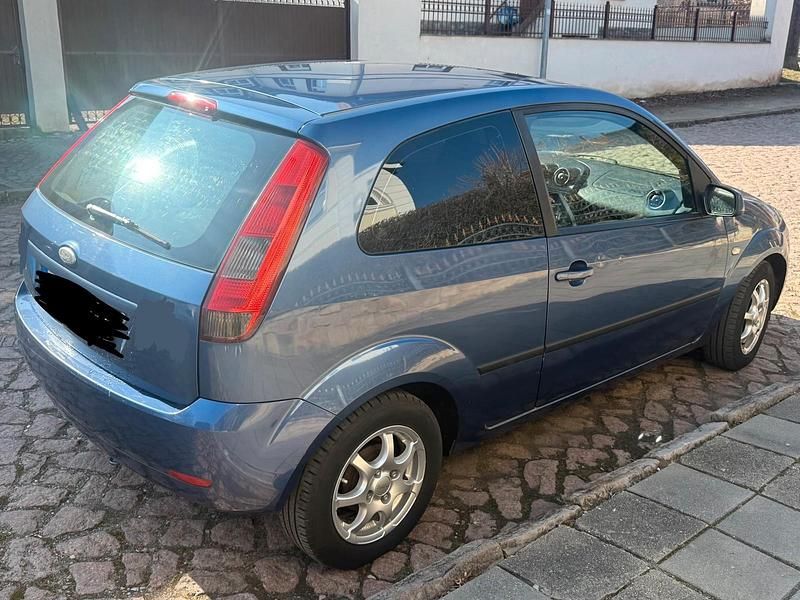 Gebraucht Ford Fiesta 2005 Blau Kleinwagen