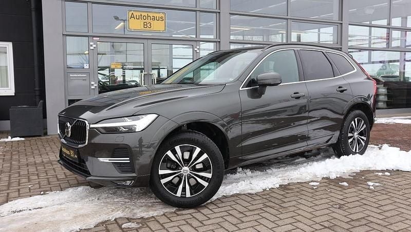 Grau Gebraucht 2022 Volvo XC60 Momentum SUV | 26.480 € (Guter Preis) - Bild 1/4