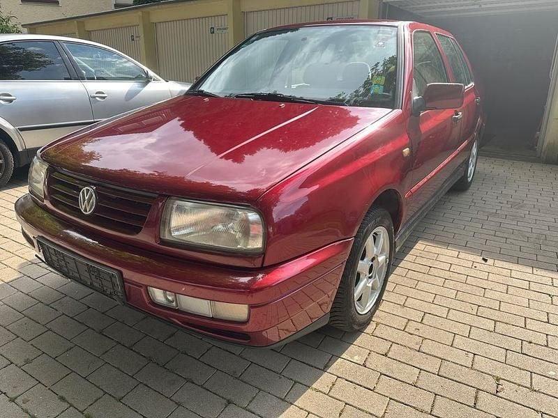 Second-hand VW Vento 90 CP (66 kW) 1996 Roșu Berlinǎ