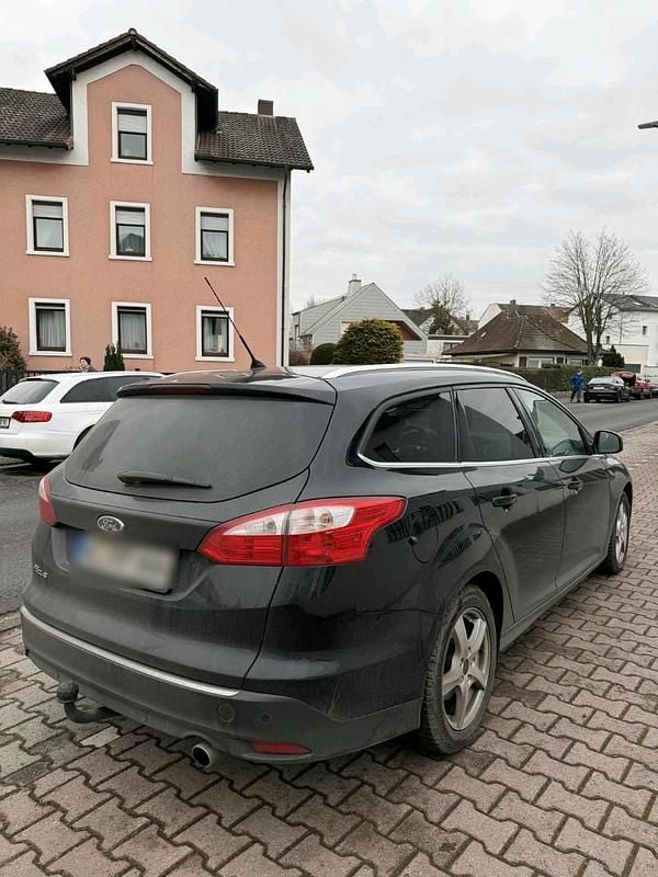 Gebraucht Ford Focus Titanium 163 PS (119 kW) 2012 Schwarz Kombi
